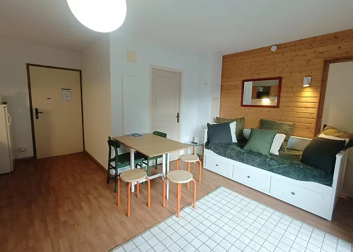 Cosy For 4 With Pool & 3 Valleys Access اوريلي